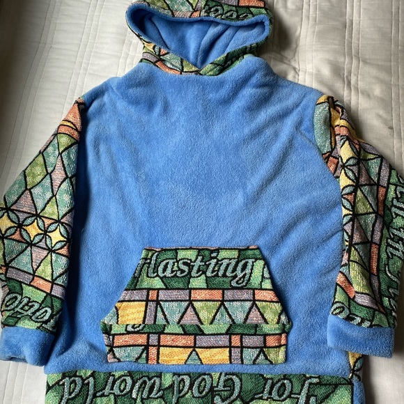 Handmade Blanket Hoodie - Picture 1 of 3